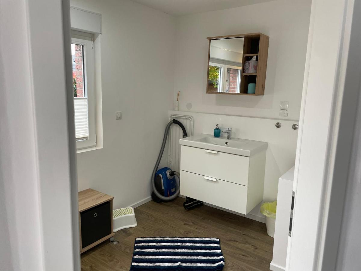 Gemütliche 1-Zimmer Wohnung mit eigenem Eingang Wesseling Exterior foto